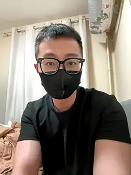 roouse – webcam model profile photo Image 4