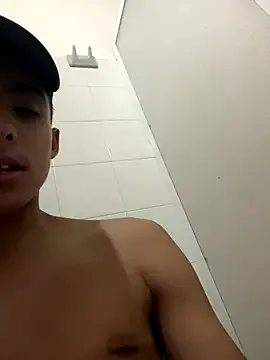 DaddybearVLC – webcam model profile photo Image 4
