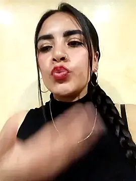 Brilliant-Kiss – webcam model profile photo Image 6