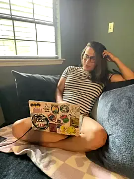 -MiaSweet- – webcam model profile photo Image 11