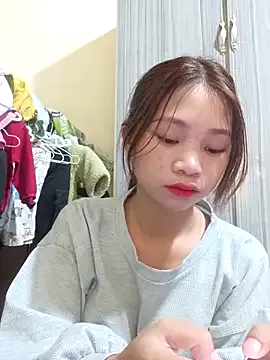 hina_porn – webcam model profile photo Image 2
