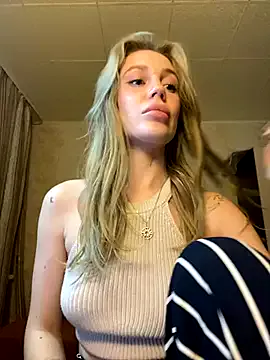 winter11 – webcam model profile photo Image 9