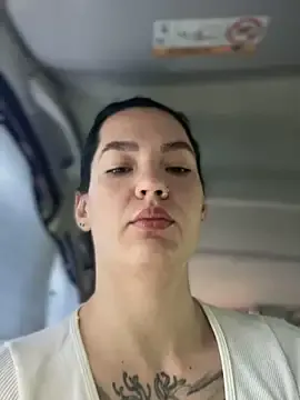  – webcam model profile photo Image 11