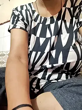 Mia--meow – webcam model profile photo Image 10