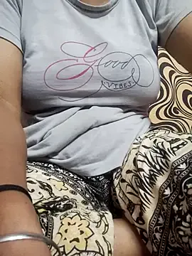 Mia--meow – webcam model profile photo Image 8