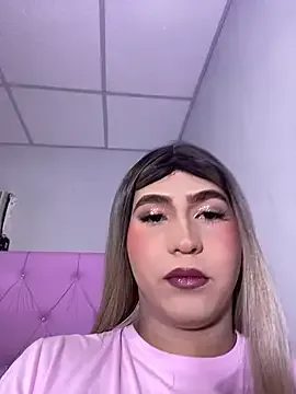 LOVE_MIREI_LOVE – webcam model profile photo Image 3