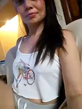 jannemary – webcam model profile photo Image 3