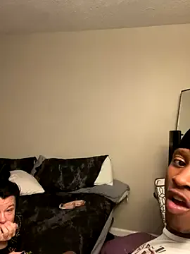 zui_lu – webcam model profile photo Image 11