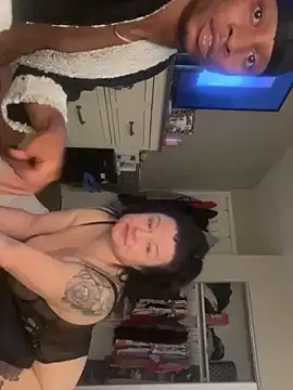 zui_lu – webcam model profile photo Image 12