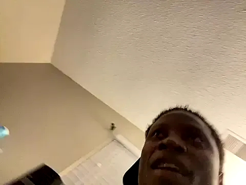 zui_lu – webcam model profile photo Image 17