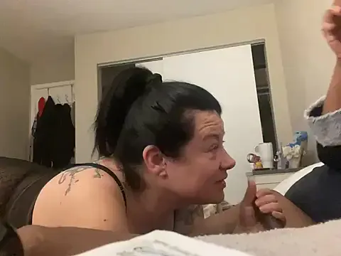 zui_lu – webcam model profile photo Image 2