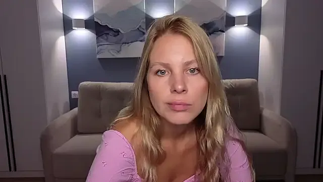 Megu_Melon – webcam model profile photo Image 17