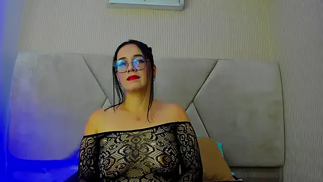 NaughtyNinnaXXX – webcam model profile photo Image 2