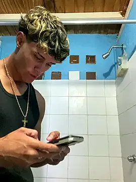 Nonchan_ – webcam model profile photo Image 9