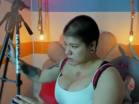  – webcam model profile photo Image 5