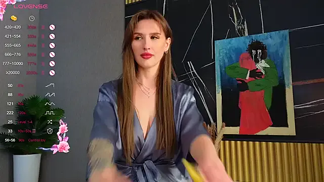 roouse – webcam model profile photo Image 10