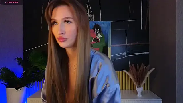 roouse – webcam model profile photo Image 16