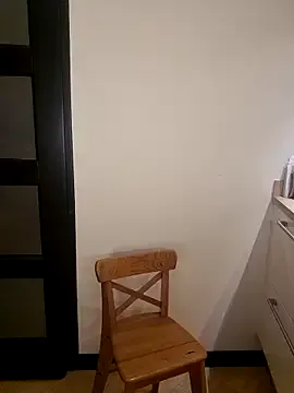 roouse – webcam model profile photo Image 4