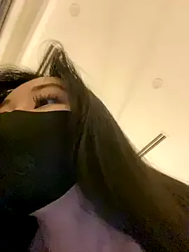  – webcam model profile photo Image 18