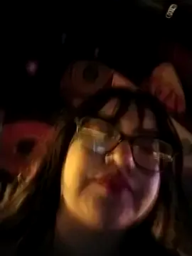 roouse – webcam model profile photo Image 5