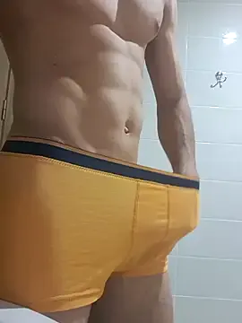 roouse – webcam model profile photo Image 2