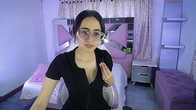 Nikkibaby0015 – webcam model profile photo Image 13