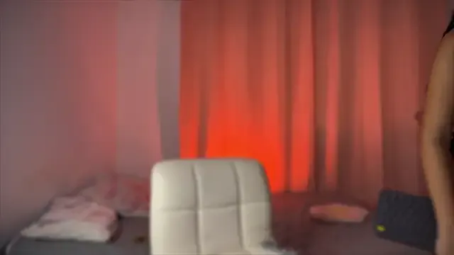 you_and_i9 – webcam model profile photo Image 4