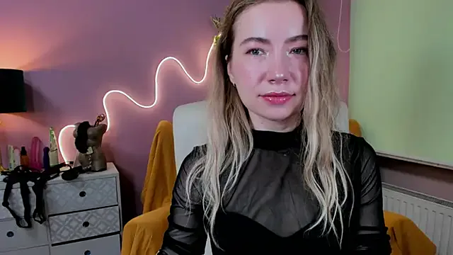 LillieWebb_ – webcam model profile photo Image 15