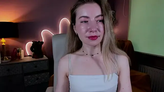 LillieWebb_ – webcam model profile photo Image 3