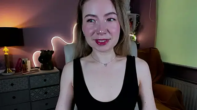 LillieWebb_ – webcam model profile photo Image 4