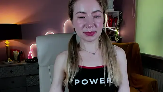 LillieWebb_ – webcam model profile photo Image 7