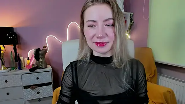 LillieWebb_ – webcam model profile photo Image 9