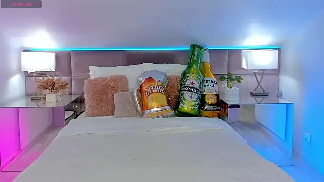 velvet_rose1 on FreeCamNet Image 17