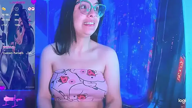 -Alisa – webcam model profile photo Image 6