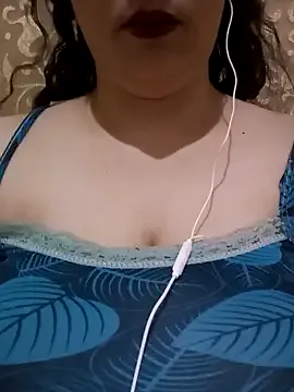  – webcam model profile photo Image 18