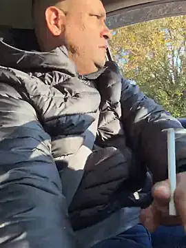 roouse – webcam model profile photo Image 3