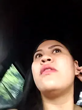 roouse – webcam model profile photo Image 2