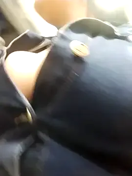 roouse – webcam model profile photo Image 5