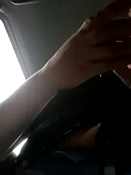 roouse – webcam model profile photo Image 9