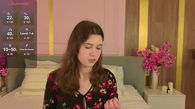 LillieWebb_ – webcam model profile photo Image 2