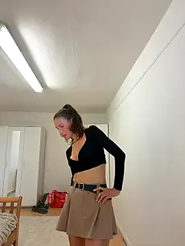 hana-08787- – webcam model profile photo Image 9