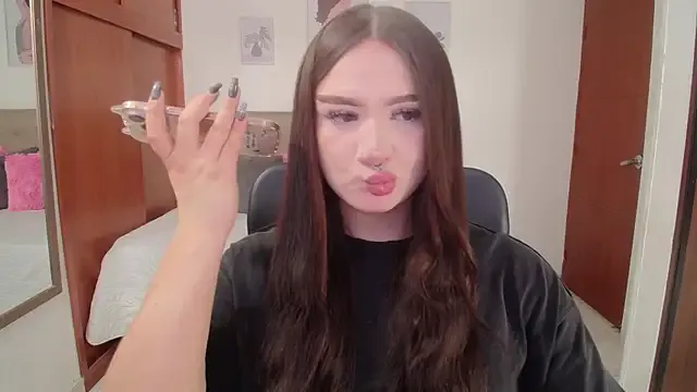  – webcam model profile photo Image 8