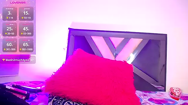 roouse – webcam model profile photo Image 13