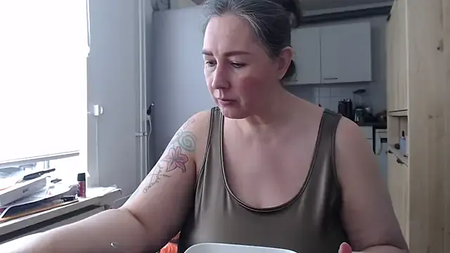 MilfGina Image 18