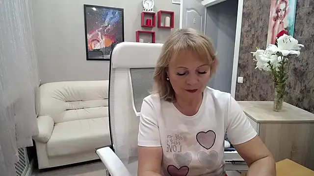 roouse – webcam model profile photo Image 3