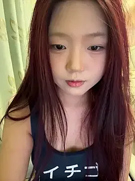 miumiu-66 – webcam model profile photo Image 18
