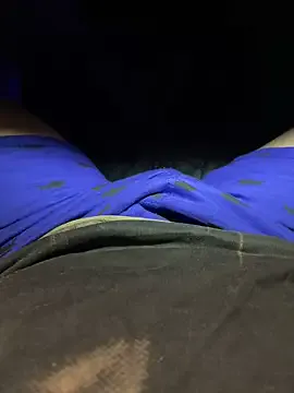 roouse – webcam model profile photo Image 3