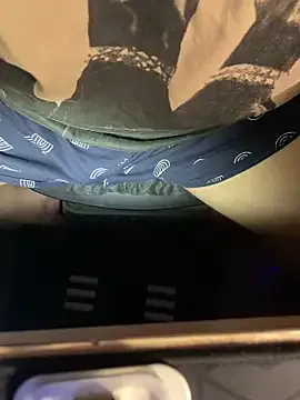 roouse – webcam model profile photo Image 5