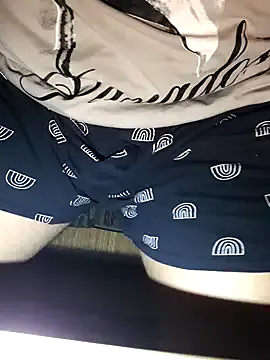 roouse – webcam model profile photo Image 9