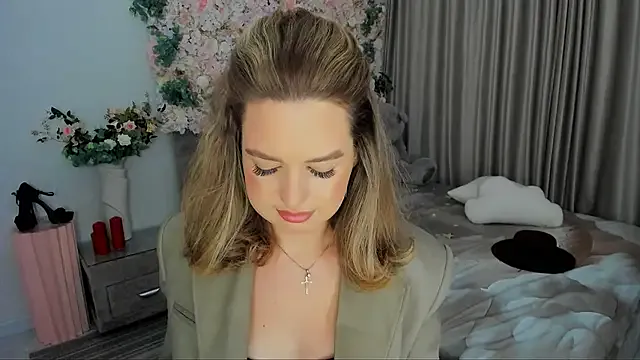 NANA_7 – webcam model profile photo Image 8